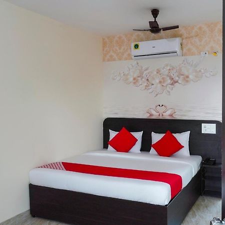 Oyo Flagship 68474 Hotel Viraj Pune Esterno foto