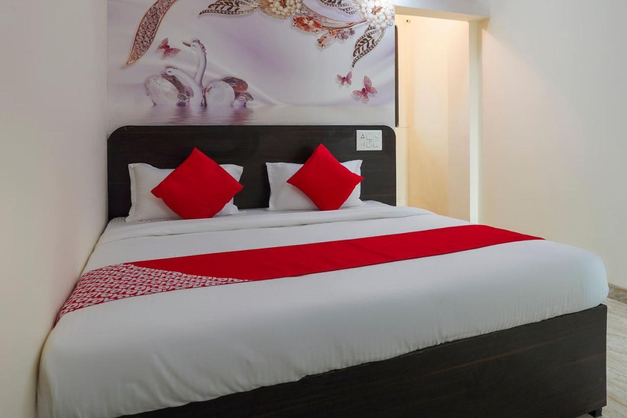 Oyo Flagship 68474 Hotel Viraj Pune Esterno foto