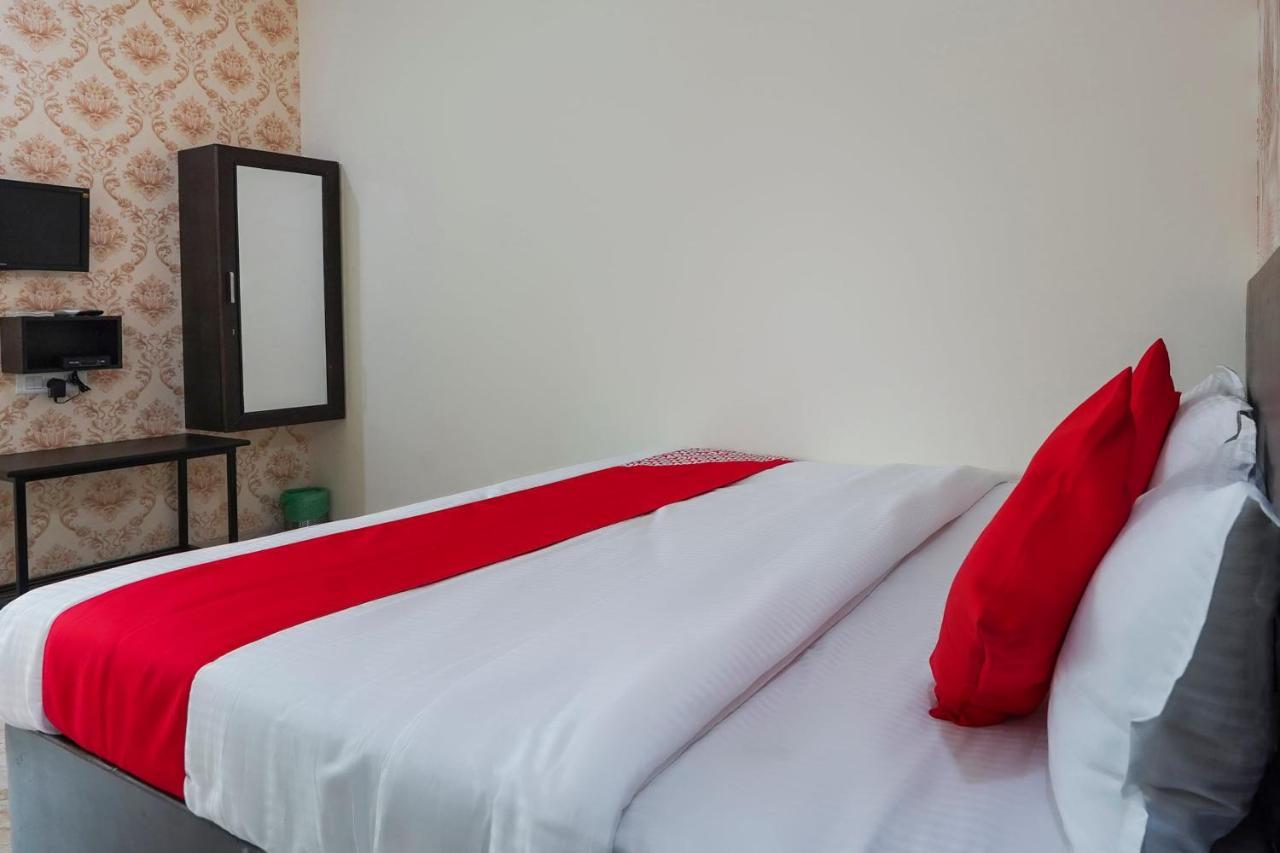 Oyo Flagship 68474 Hotel Viraj Pune Esterno foto