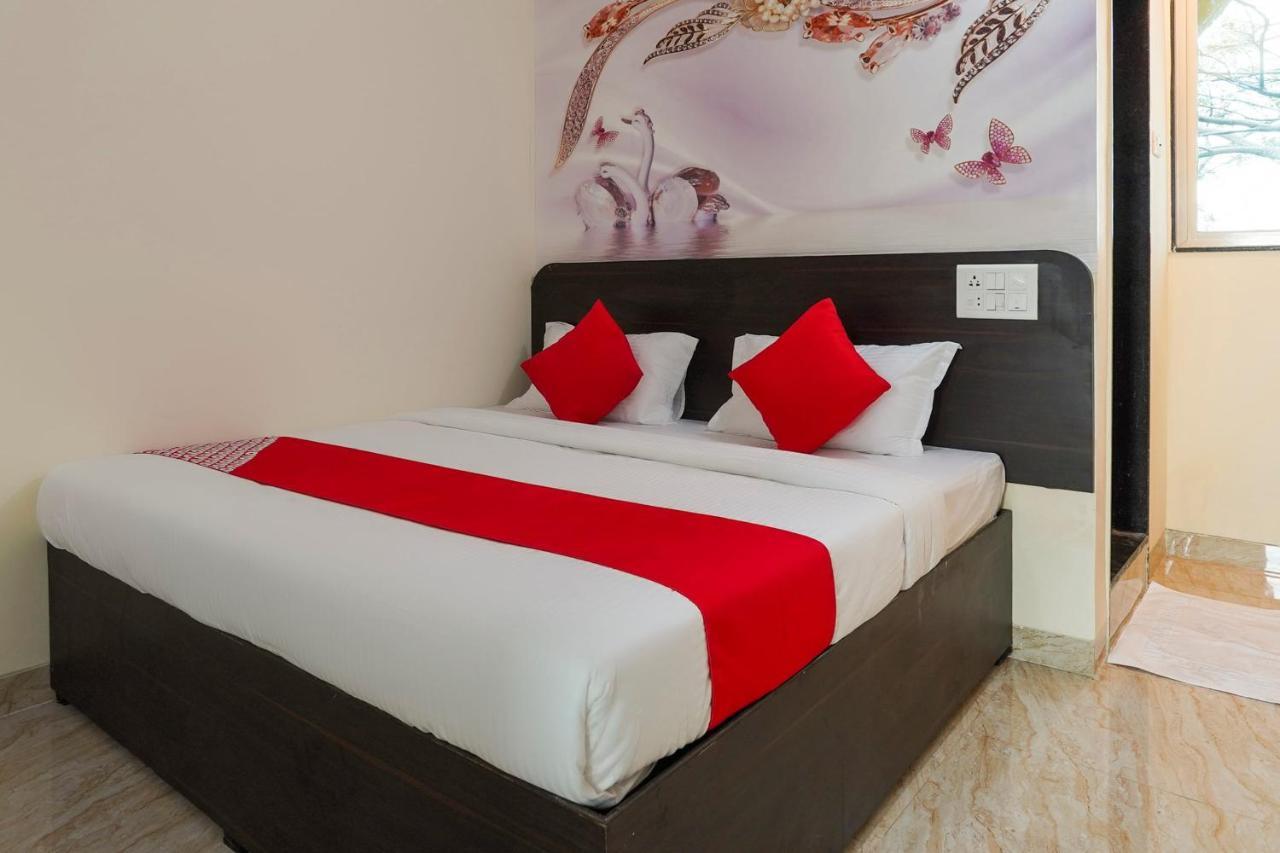 Oyo Flagship 68474 Hotel Viraj Pune Esterno foto