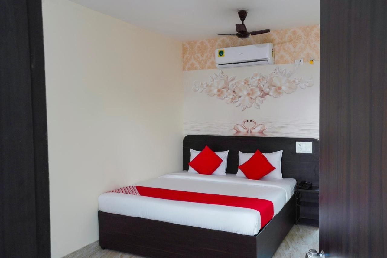 Oyo Flagship 68474 Hotel Viraj Pune Esterno foto